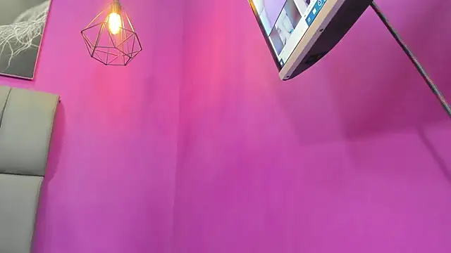 Snapshot of michael_hanna chatting on 11.04.25 michael hanna online show from 11.04.25