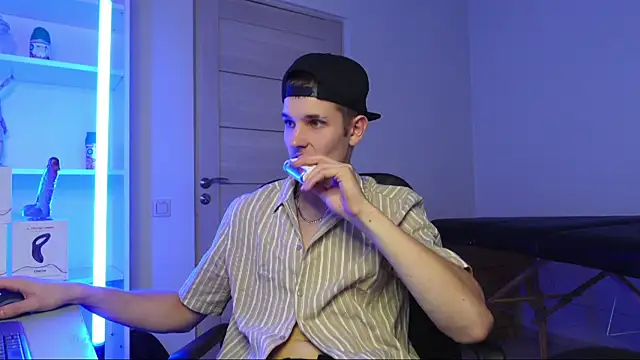 Snapshot of Mark_Karson chatting on 09.11.25 Mark Karson online show from 09.11.25