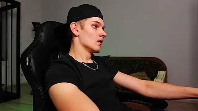 Snapshot of Mark_Karson chatting on 09.12.25 Mark Karson online show from 09.12.25