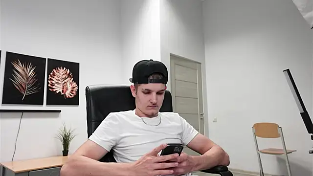 Snapshot of Mark_Karson chatting on 09.16.25 Mark Karson online show from 09.16.25