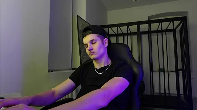 Snapshot of Mark_Karson chatting on 09.26.25 Mark Karson online show from 09.26.25