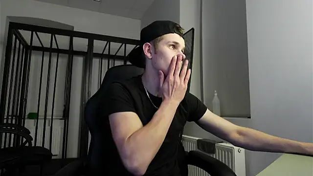 Snapshot of Mark_Karson chatting on 09.30.25 Mark Karson online show from 09.30.25