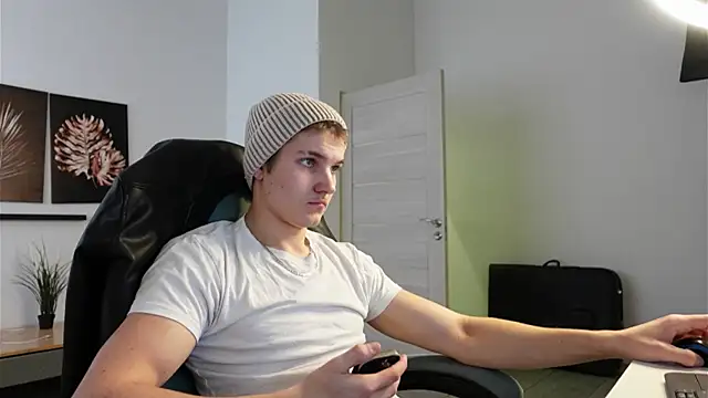 Snapshot of Mark_Karson chatting on 10.14.25 Mark Karson online show from 10.14.25