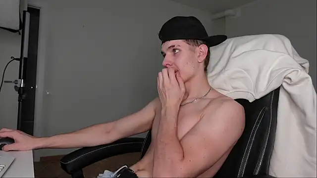 Snapshot of Mark_Karson chatting on 11.01.25 Mark Karson online show from 11.01.25