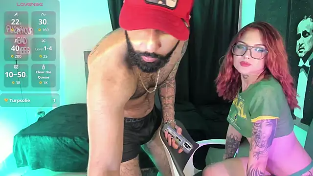 Snapshot of DanteAndVictoria chatting on 10.01.25 DanteAndVictoria online show from 10.01.25