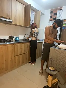 Snapshot of DanteAndVictoria chatting on 11.02.25 DanteAndVictoria online show from 11.02.25