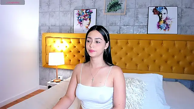 EmilyyRamirez online show from 10.18.25