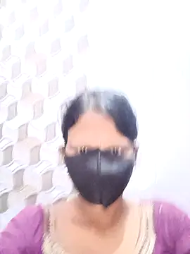 Snapshot of varnika chatting on 09.10.25 varnika online show from 09.10.25