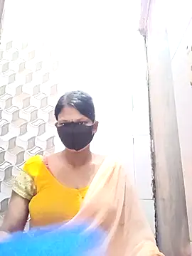 Snapshot of varnika chatting on 09.11.25 varnika online show from 09.11.25