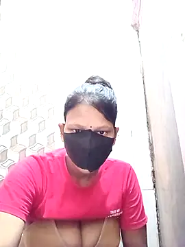 Snapshot of varnika chatting on 09.15.25 varnika online show from 09.15.25