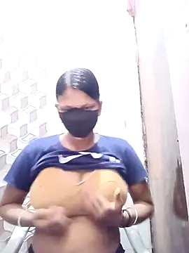 Snapshot of varnika chatting on 09.18.25 varnika online show from 09.18.25