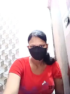 Snapshot of varnika chatting on 10.07.25 varnika online show from 10.07.25