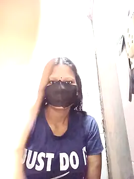 Snapshot of varnika chatting on 10.08.25 varnika online show from 10.08.25