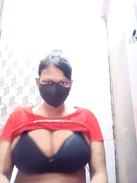 Snapshot of varnika chatting on 11.02.25 varnika online show from 11.02.25