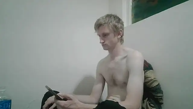 Snapshot of tcute0 chatting on 04.22.26 tcute0 online show from 04.22.26