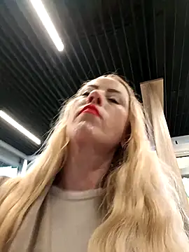 DeeA Blondy online show from 09.21.25