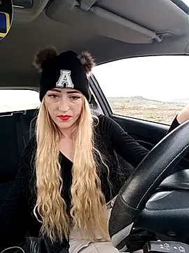 DeeA Blondy online show from 10.18.25