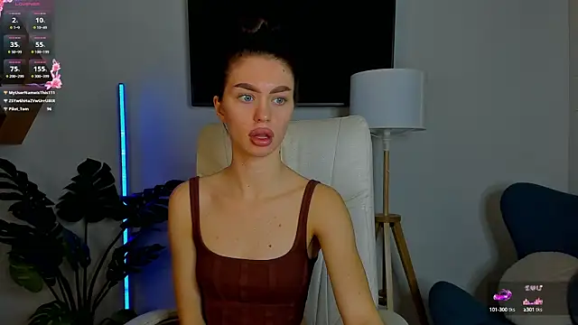 Snapshot of Cherry___Kiss chatting on 10.03.25 Cherry Kiss online show from 10.03.25