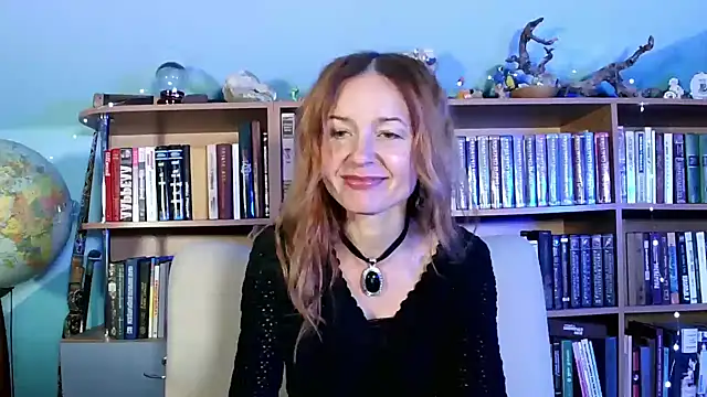 Foxilady357 online show from 10.31.25