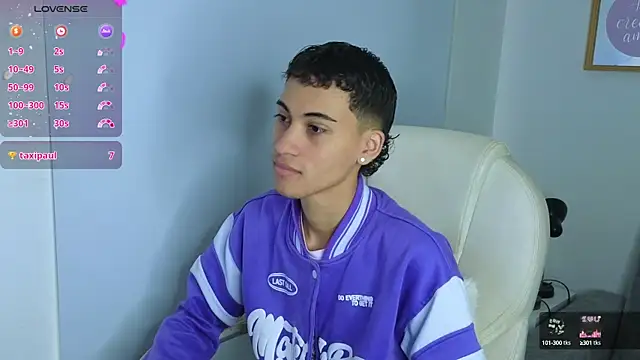 Snapshot of yulian_vasquez chatting on 09.16.25 yulian vasquez online show from 09.16.25