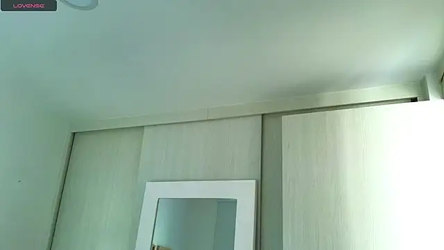 Snapshot of yulian_vasquez chatting on 09.17.25 yulian vasquez online show from 09.17.25