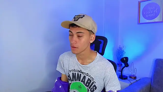 Snapshot of yulian_vasquez chatting on 09.18.25 yulian vasquez online show from 09.18.25