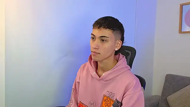 Snapshot of yulian_vasquez chatting on 09.29.25 yulian vasquez online show from 09.29.25