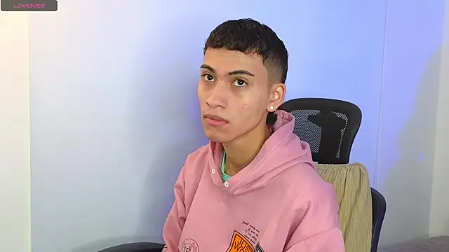 Snapshot of yulian_vasquez chatting on 10.01.25 yulian vasquez online show from 10.01.25