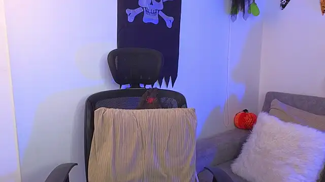 Snapshot of yulian_vasquez chatting on 10.24.25 yulian vasquez online show from 10.24.25