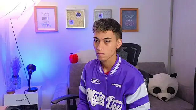 Snapshot of yulian_vasquez chatting on 11.03.25 yulian vasquez online show from 11.03.25