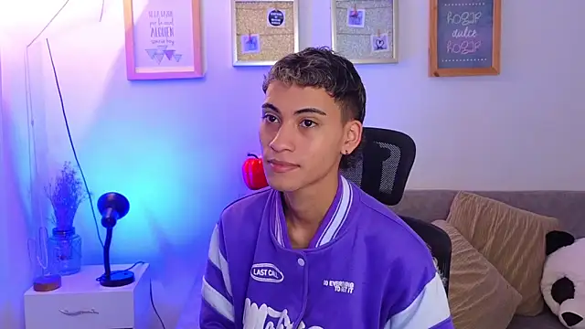 Snapshot of yulian_vasquez chatting on 11.04.25 yulian vasquez online show from 11.04.25