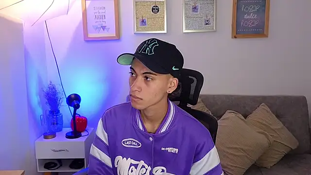 yulian vasquez online show from 11.10.25