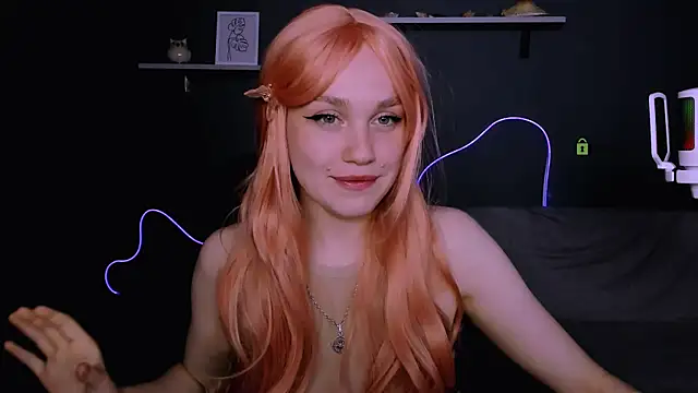 Snapshot of ellie_fire1 chatting on 09.17.25 ellie fire1 online show from 09.17.25