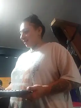 Snapshot of YiingandYang chatting on 02.14.26 YiingandYang online show from 02.14.26