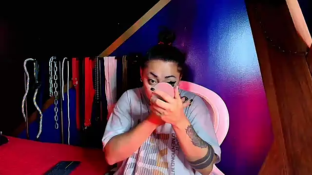 Snapshot of YiingandYang chatting on 02.18.26 YiingandYang online show from 02.18.26