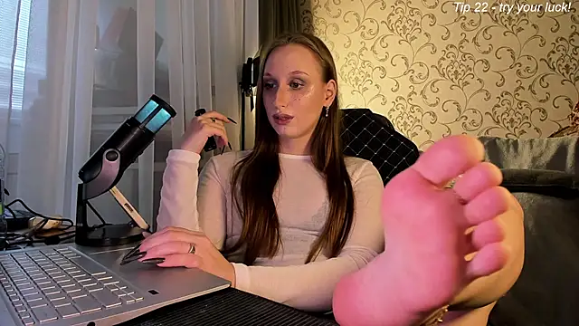 DarcySiren online show from 04.24.26