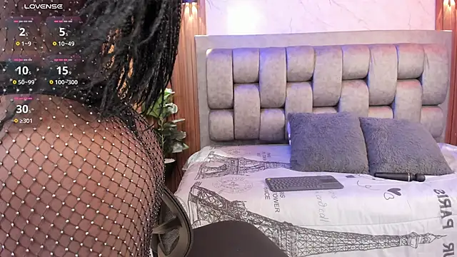 More Hott online show from 10.04.25