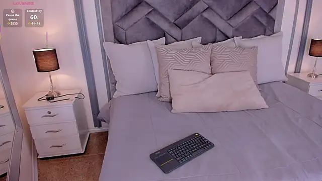 lucianacohelo online show from 10.14.25