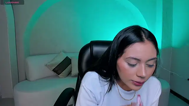 AmbarJames  online show from 10.01.25