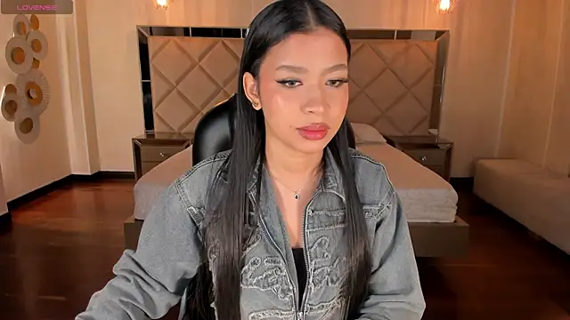 SophieHouston  online show from 04.22.26