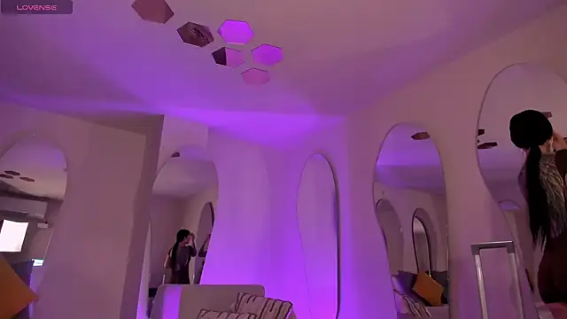 MilaLawrence online show from 12.02.25