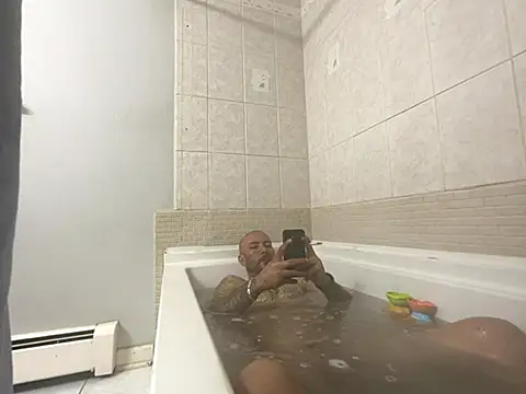 Snapshot of curis4270panda chatting on 10.07.25 curis4270panda online show from 10.07.25