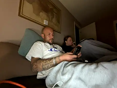 Snapshot of curis4270panda chatting on 10.11.25 curis4270panda online show from 10.11.25