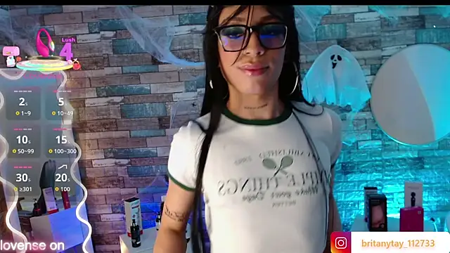 Snapshot of boyfox_tay chatting on 10.22.25 boyfox tay online show from 10.22.25