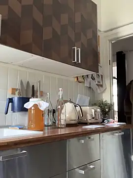 SexyLeon8 online show from 12.18.24