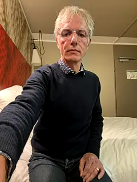 SexyLeon8 online show from 09.16.25