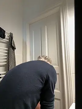 SexyLeon8 online show from 09.19.25