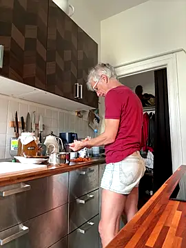 SexyLeon8 online show from 09.22.25