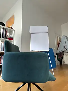 SexyLeon8 online show from 10.20.25