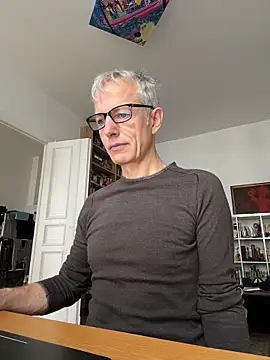 SexyLeon8 online show from 11.11.25